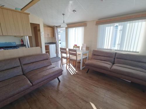 Sea and Mountain view Sunbeach Holiday Snowdonia in Llwyngwril