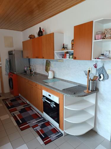 ห้องครัว, Chata na Špince (Chata na Spince) in เซอร์เวนี คอสเตเลซ