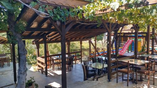 Kert, Къща за гости Вишнева градина in Brestnik