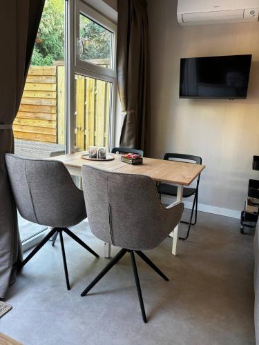 Bed and Breakfast Heerenveen Centrum met Privé Sauna en Jacuzzi in Heerenveen