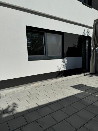 One-Bedroom Apartment image 1