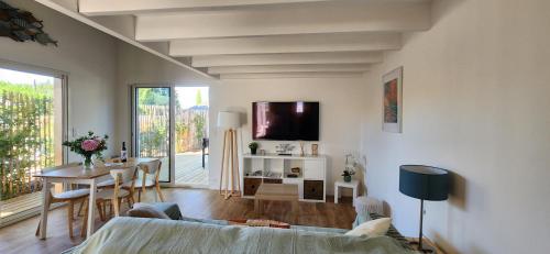 LesOyats33 - Maisonnette avec accès Piscine, Arès (foto 5)