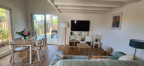 LesOyats33 - Maisonnette avec accès Piscine, Arès (foto 7)