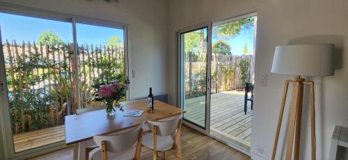 LesOyats33 - Maisonnette avec accès Piscine, Arès (foto 10)