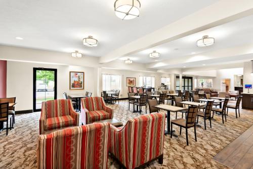 Best Western Palmyra Inn & Suites - image 44