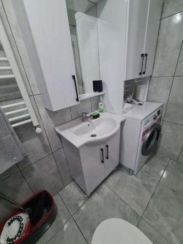 KARPUZKALDlRAN KARŞlSl MÜSTAKiL GİRiŞLİ BAHÇELi, Antalya (fotografie 6)