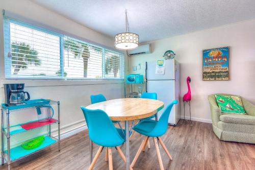 Tropic Terrace Suite #29 - Beachfront Resort in St Pete Beach, USA