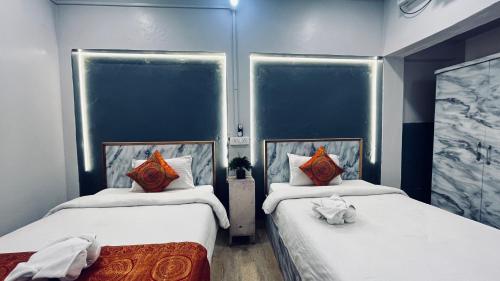 Vibe N Joy (50 mtr from Dashashwamedh Ghat) – Varanasi, VA