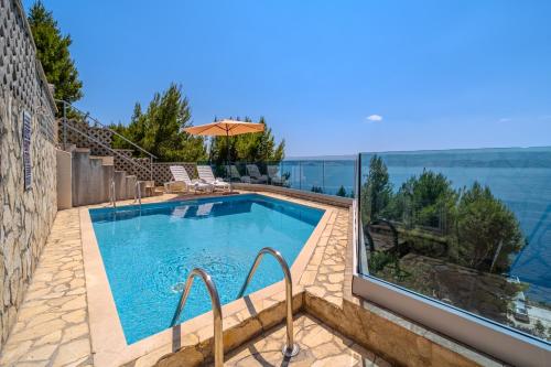 Apartment Aria with pool in เซลีนา
