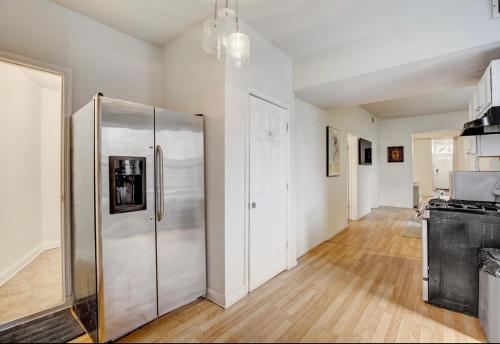West loop entire apt in Chicago, USA