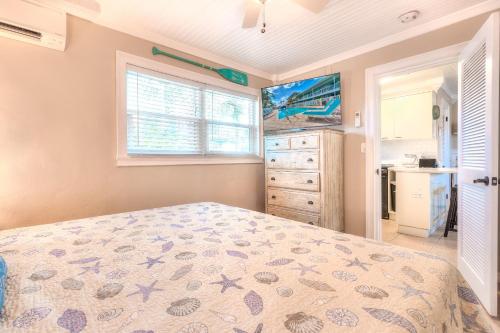 Tropic Terrace #32 - Beachfront Rental in St Pete Beach, USA