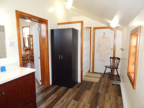 Old Schooling Summer Cottage in โอเลียรี