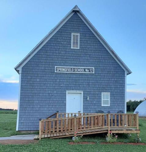 Old Schooling Summer Cottage in โอเลียรี