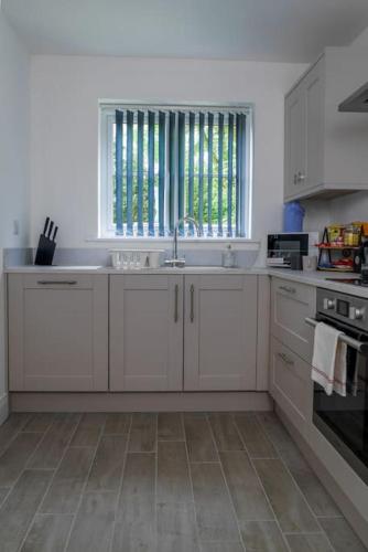 Durham - Long Stays, Contractors, Central, Дарем (фото 4)