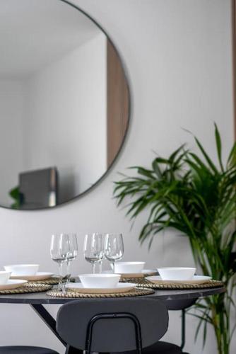 Durham - Long Stays, Contractors, Central, Дарем (фото 5)