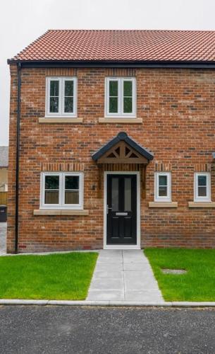 Durham - Long Stays, Contractors, Central, Дарем (фото 9)
