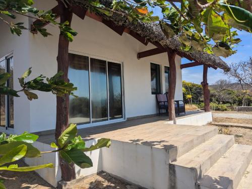 Зовнішній вигляд готелю, Les Paillottes de Babaomby Hotel in Antsiranana