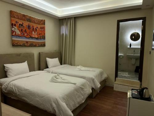 king of pharaohs view pyramids - image 4