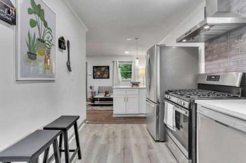 Kitchen, Southern Sanctuary in Fulton Country Airport