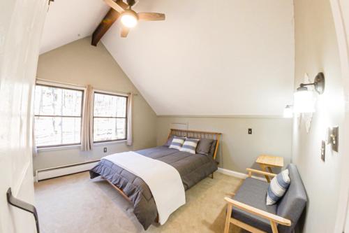A-Frame @ WTG Resort w/ Hot Tub in Mount Torry Furnace, USA