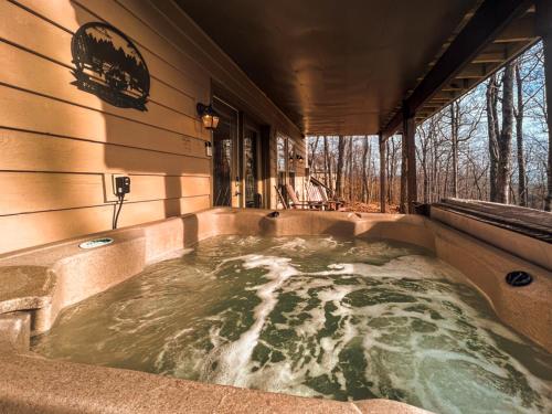 A-Frame @ WTG Resort w/ Hot Tub in Mount Torry Furnace, USA