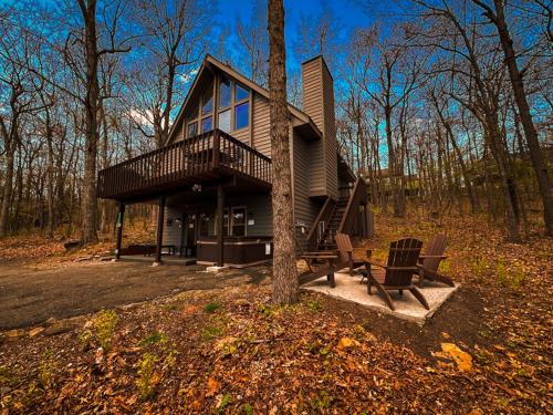 A-Frame @ WTG Resort w/ Hot Tub in Mount Torry Furnace, Vereinigte Staaten von Amerika