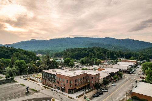 . Bridge Creek Inn