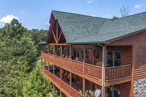 Dancing Bear Lodge cabin