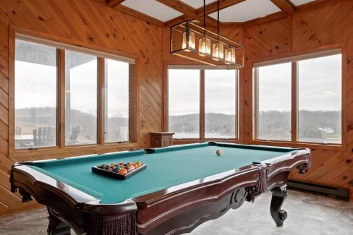 Lake Mansion On The Hill wPanoramic Views & Dock