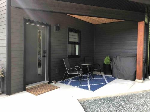 Létesítmények, Executive 1 Bedroom Lakeview Retreat in Shawnigan Lake (BC)