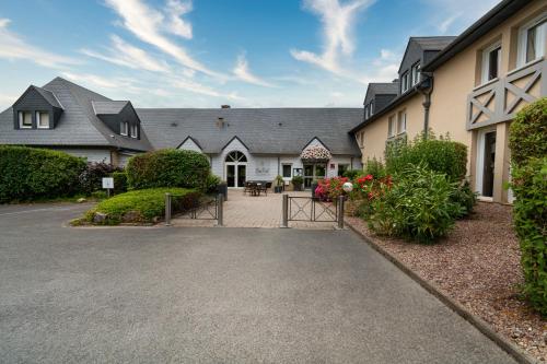 Зовнішній вигляд готелю, Eden Park Hotel Restaurant in Pont-l'Eveque