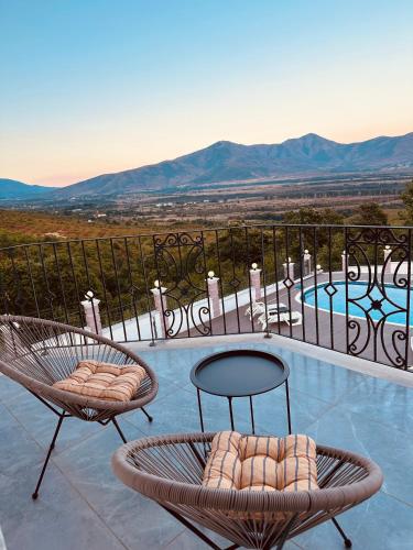 Apkārtne, Rezidenca Dozhlani with Private Pool & Yard in Bajram Curri
