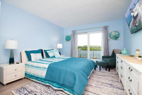 Intracoastal Waterways with Dolphin Sighting at YTC Resort in Clearwater Beach, USA