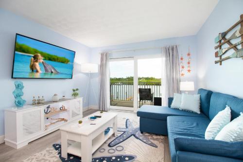 Intracoastal Waterways with Dolphin Sighting at YTC Resort in Clearwater Beach, USA