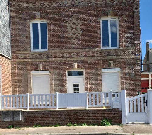 Exterior view, Apparemment T2 en centre ville in Gournay-En-Bray