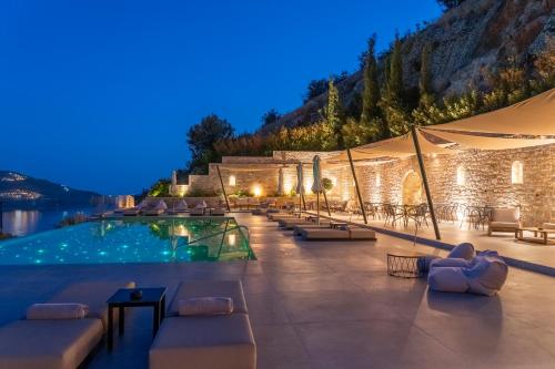 Peldbaseins, Manifest Boutique Hotel in Oitilo