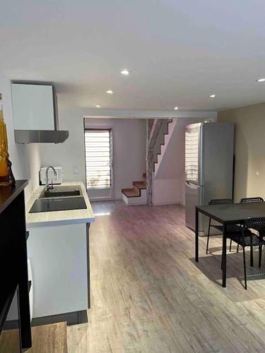 Joli T2 avec jacuzzi in Saint-Victoret