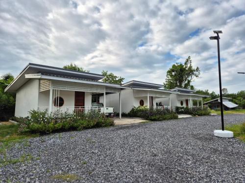 มนัสนันฐ์บ้านสวนรีสอร์ท หนองบัวลำภู in Non Sang