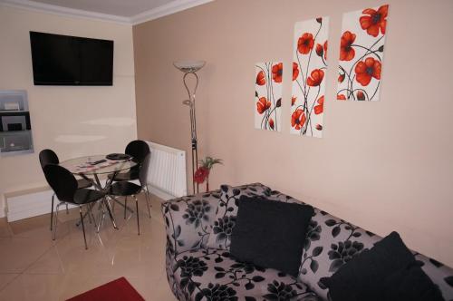 South Beach Apartments - image 3