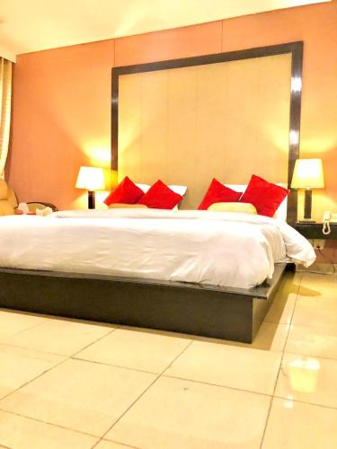 The Grand Inn Hotel