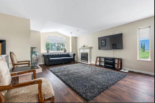 Share Home Luxury 4-BD with 2 Private Bathrooms in Pitt Meadows, Canada