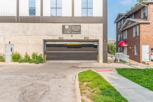 Stylish 3BR Urban Retreat with Downtown Views and Pool