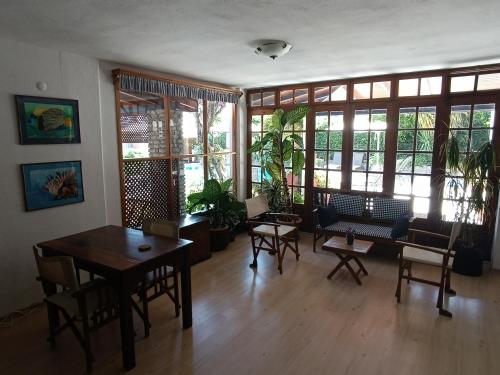 บริการและสิ่งอำนวยความสะดวก, UzHan Beach Hotel in บิเตซ