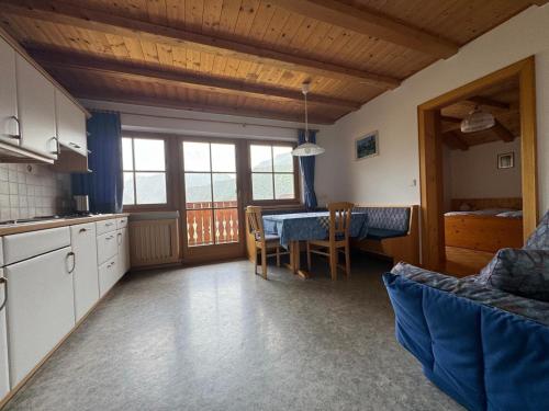Apartment with Mountain View