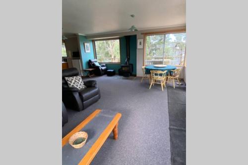 Fully fenced, wrap around decks, water on 3 sides