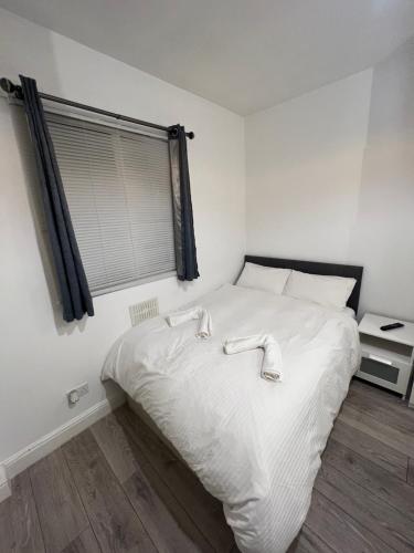 Cosy Self contained Studio flat, London