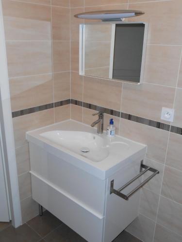 Superbe villa 4 ch climatisées avec piscine privée (Superbe villa 4 ch climatisees avec piscine privee) in Couiza