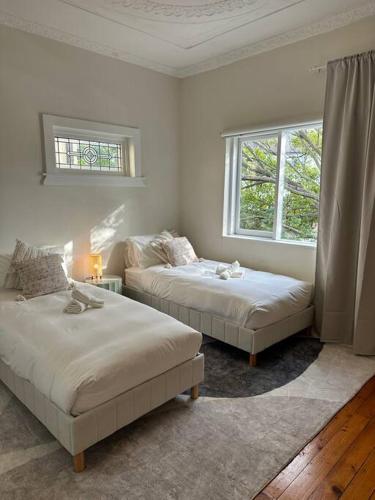Spacious house with BBQ, outdoor areas and parking, Sydney (photo 8)