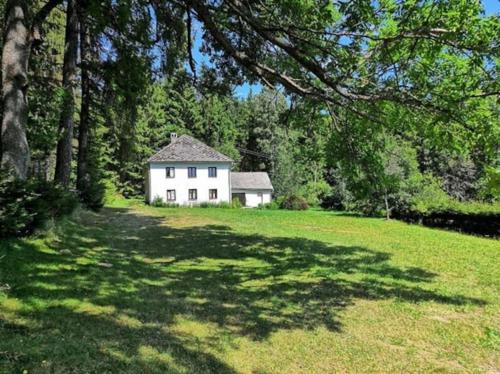 Chalupa U Lesa Frymburk Lipno in Frymburk