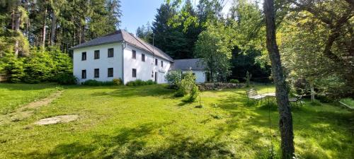 Chalupa U Lesa Frymburk Lipno in Frymburk